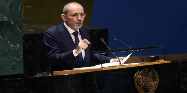 وزير الخارجية: حاربوا جرائم الحرب ودافعوا من أجل حقوق الأطفال الفلسطينيين