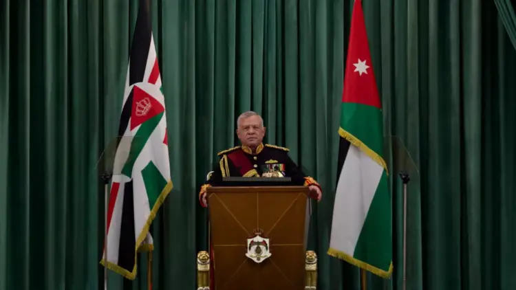 الملك يستمع إلى ردي مجلسي الأعيان والنواب على خطاب العرش