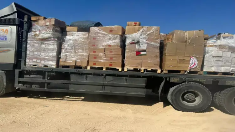 بتوجيهات ملكية.. شاحنات من القمح والمساعدات إلى أهالي الضفة الغربية