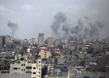 11 شهيدًا بقصف طائرات الاحتلال منزلًا في رفح