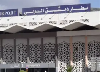 قصف إسرائيلي يخرج مطاري دمشق وحلب عن الخدمة