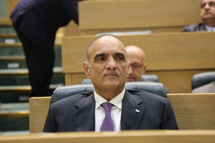 الخصاونة: هناك طابور خامس هدفه حرف البوصلة وبث الأكاذيب -صدى الشعب-صحيفة اخبارية