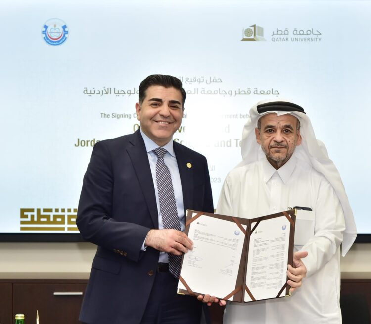 العلوم والتكنولوجيا وجامعة قطر توقعان مذكرة تفاهم لتعزيز التعاون الأكاديمي والبحثي-صدى الشعب-صحيف اخباريو