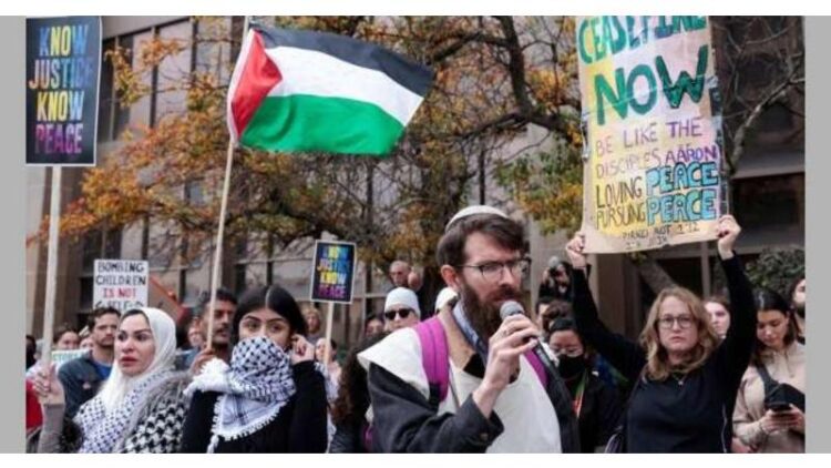 المئات يعتصمون داخل مبنى نيويورك تايمز  للمطالبة بوقف الحرب في غزة-صدى الشعب-صحيفة اخبارية