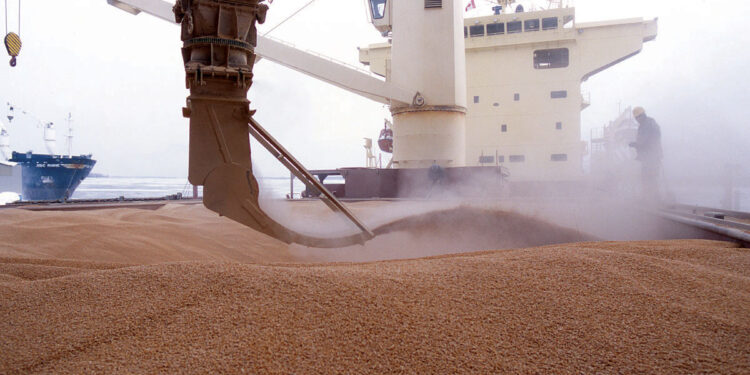 Fednav wins Bulk Ship Operator of the Year at the IBJ Awards in Hamburg November 19, 2012. (CNW Group/Fednav Ltd.)