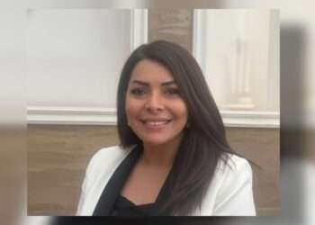 {"remix_data":[],"remix_entry_point":"challenges","source_tags":[],"origin":"unknown","total_draw_time":0,"total_draw_actions":0,"layers_used":0,"brushes_used":0,"photos_added":0,"total_editor_actions":{},"tools_used":{},"is_sticker":false,"edited_since_last_sticker_save":false,"containsFTESticker":false}